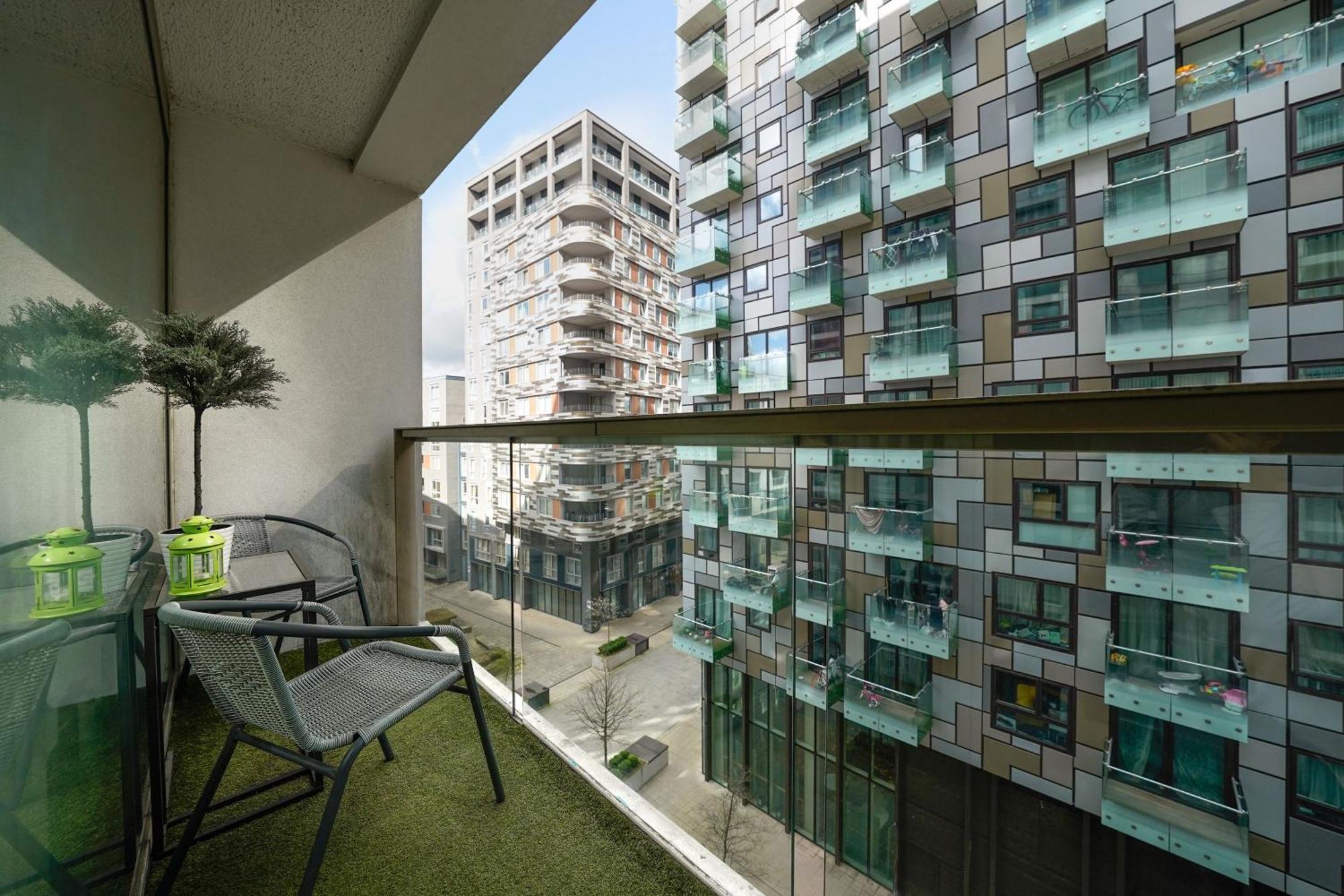 Cobalt Point, South Quay Apartment London Ngoại thất bức ảnh